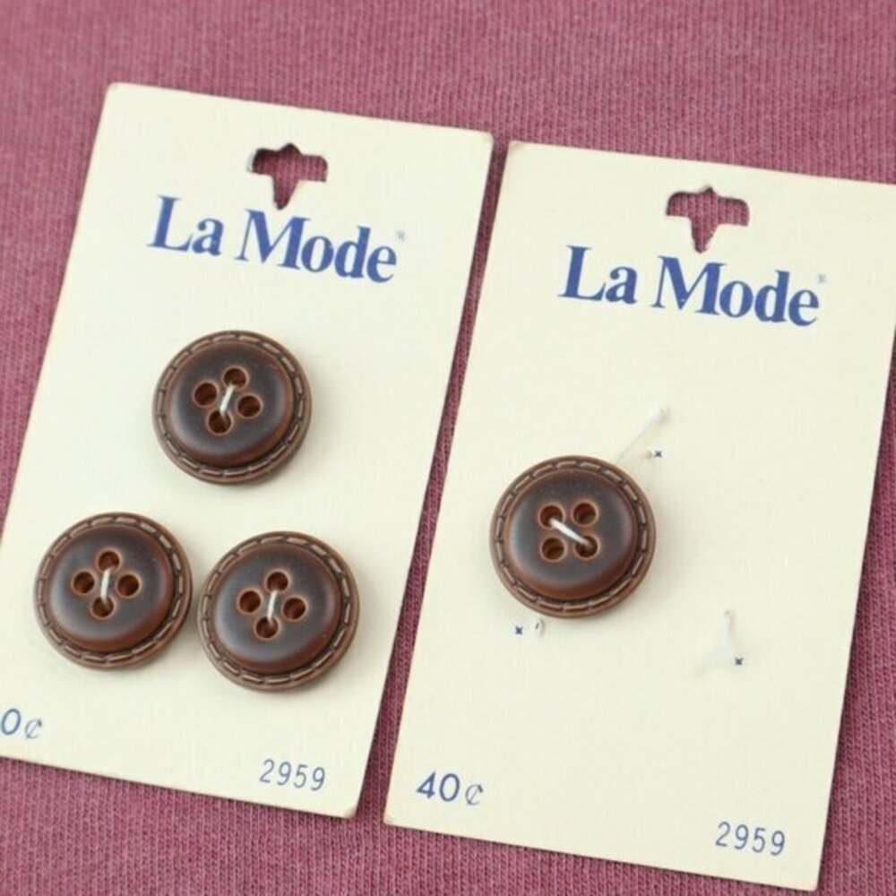 Vintage La Mode Button Lot Clothing Project Sewing Original Card Brown Leather